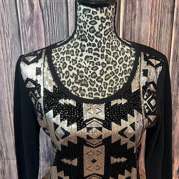 Maurice’s Sweater- small - Picture 3 of 8